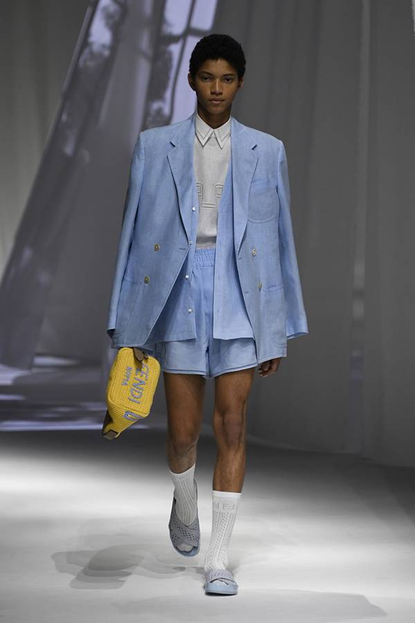 Look da passarela da Fendi de primavera/verão 2021