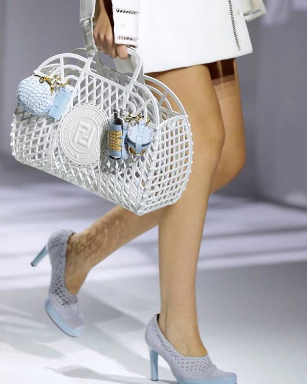 Look da passarela da Fendi de primavera/verão 2021