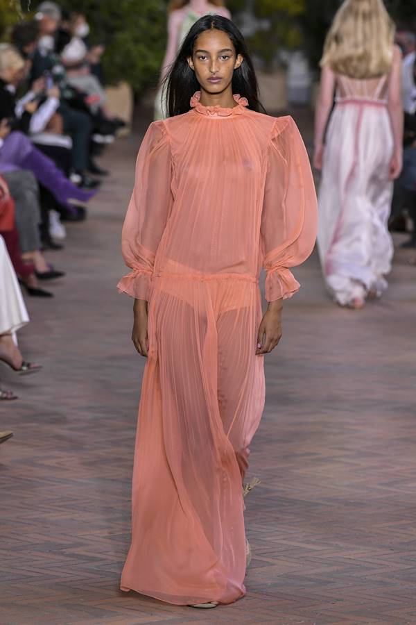 Look da grife Alberta Ferretti de primavera/verão 2021