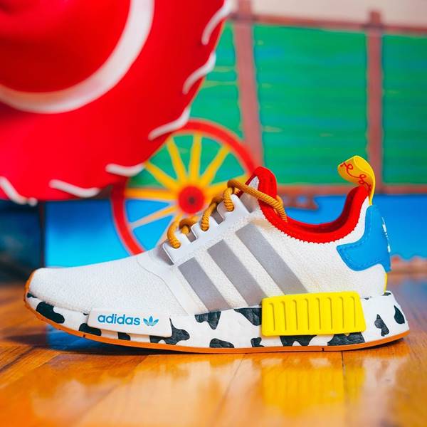 Toy Story Adidas popular NMD 7Y