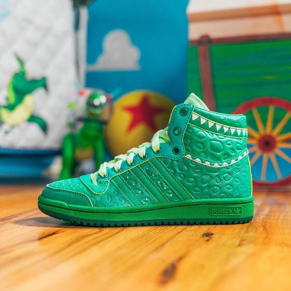 Tênis da Adidas inspirado em Toy Story