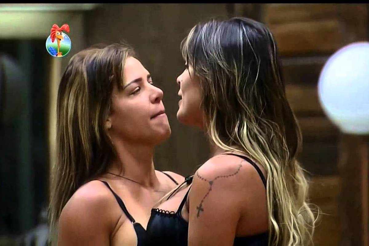 Andressa Urach e Denise Rocha recriam momento histórico de A Fazenda |  Metrópoles