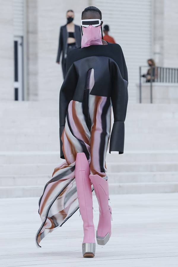 Look da grife Rick Owens, de primavera/verão 2021