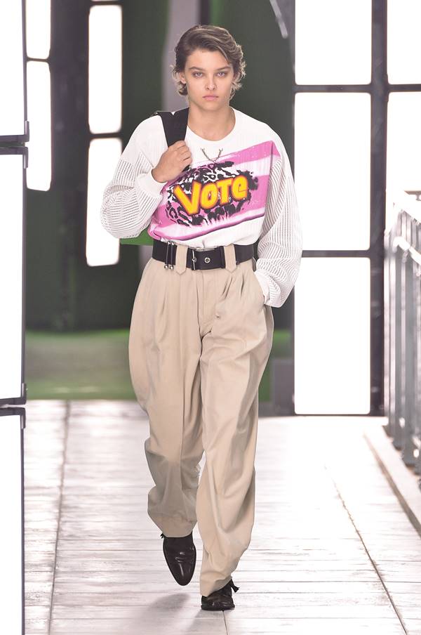 Look na passarela da Louis Vuitton de primavera/verão 2021