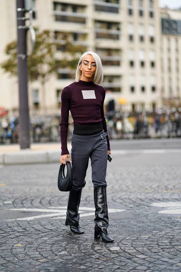 Bilal Hassani com a bolsa Swipe Bag, da Coperni