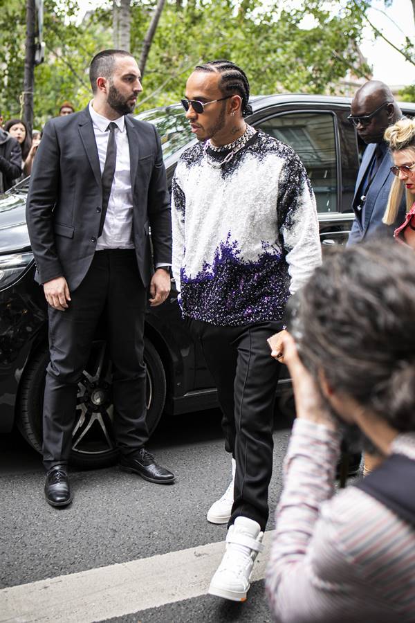 Lewis Hamilton no street style de Paris