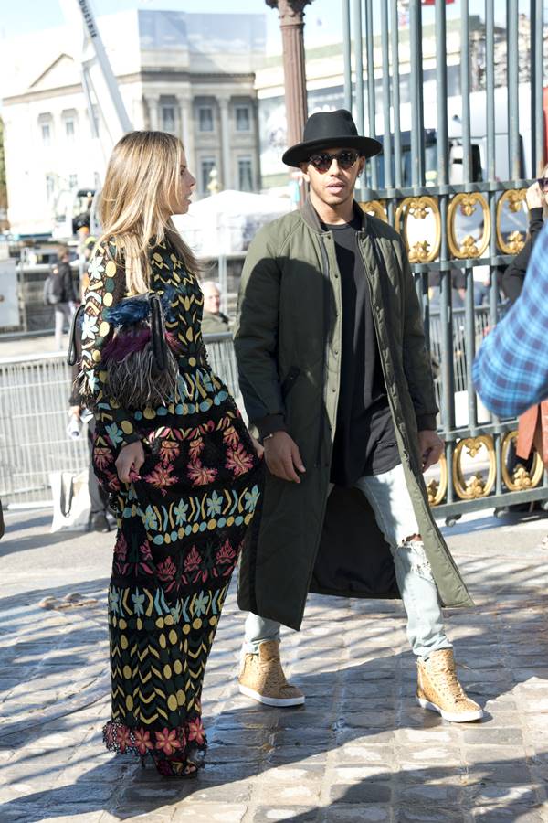 Lewis Hamilton no street style de Paris