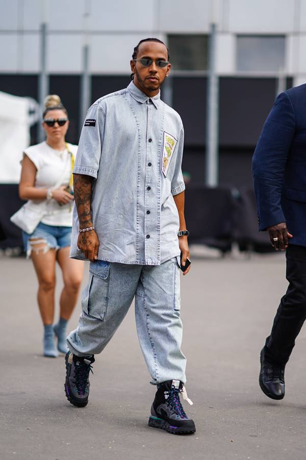 Lewis Hamilton no street style de Paris