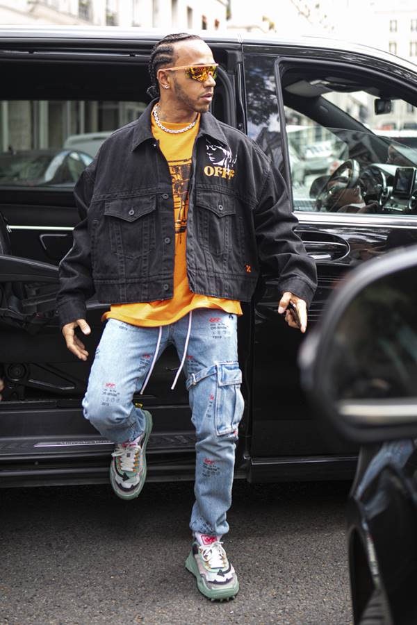 Lewis Hamilton no street style de Paris