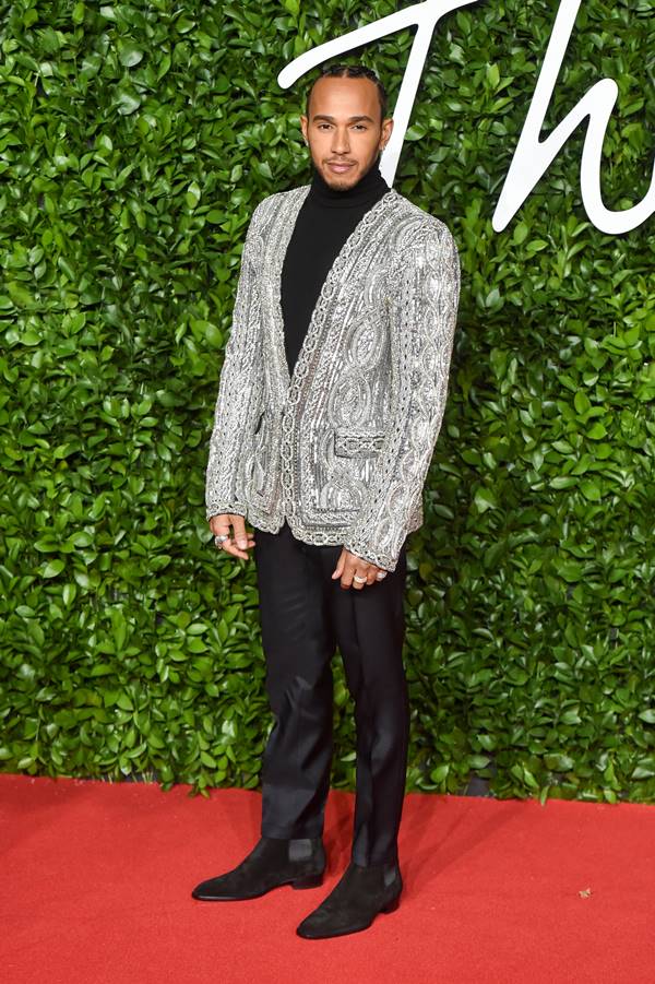 Lewis Hamilton em evento de moda