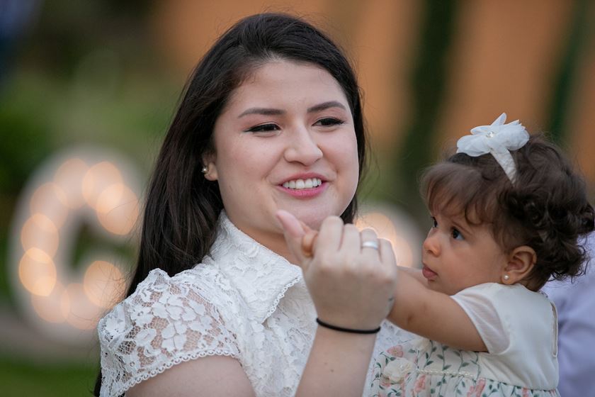 Giovanna Vilasboa com a pequena Elisa França