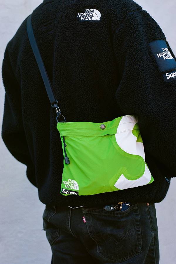 Campanha da collab Supreme x The North Face, de outono/inverno 2020