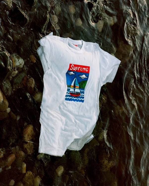 Camiseta da marca Supreme