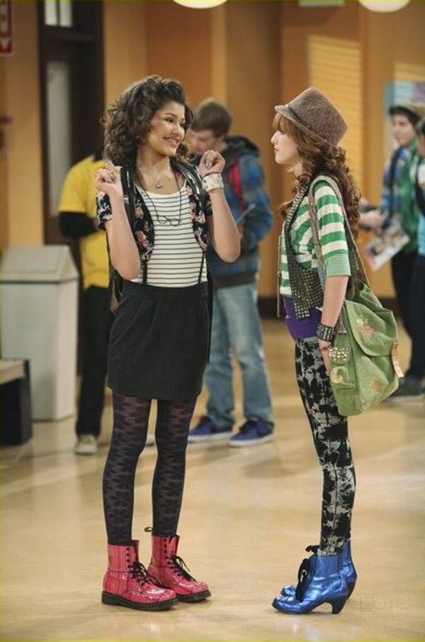 Zendaya e Bella Thorne em trecho da série No Ritmo