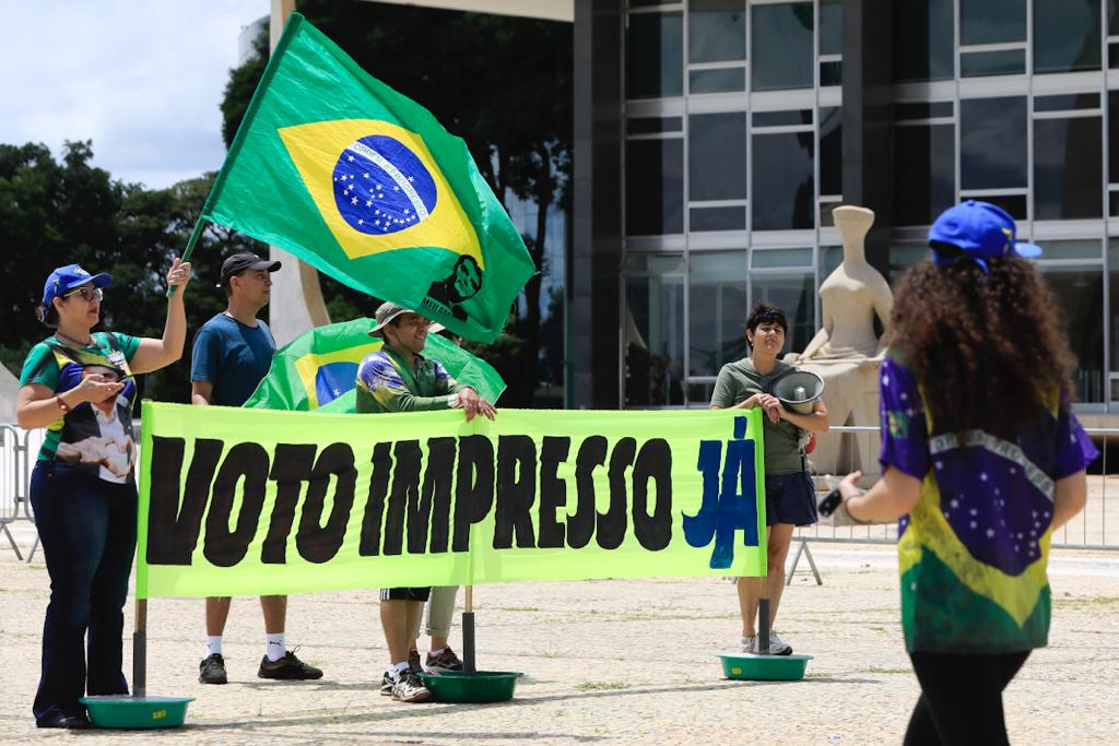 Protesto na Praça dos Três Poderes em 22 de novembro