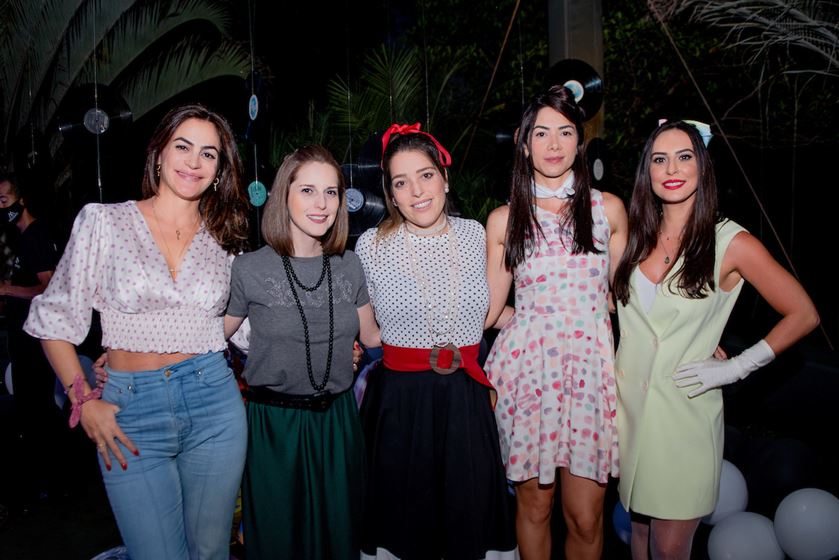 Julianna Rodrigues, Danielle Escuder, Mariana Naoum, Gabriella Daroit e Kheli Abreu