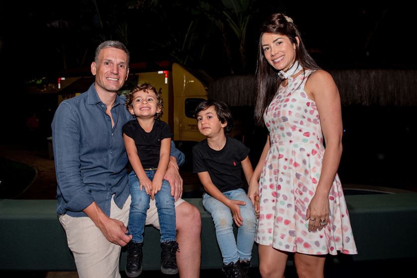 Leandro, Marcos Joaquim, João Otávio e Gabriella Daroit