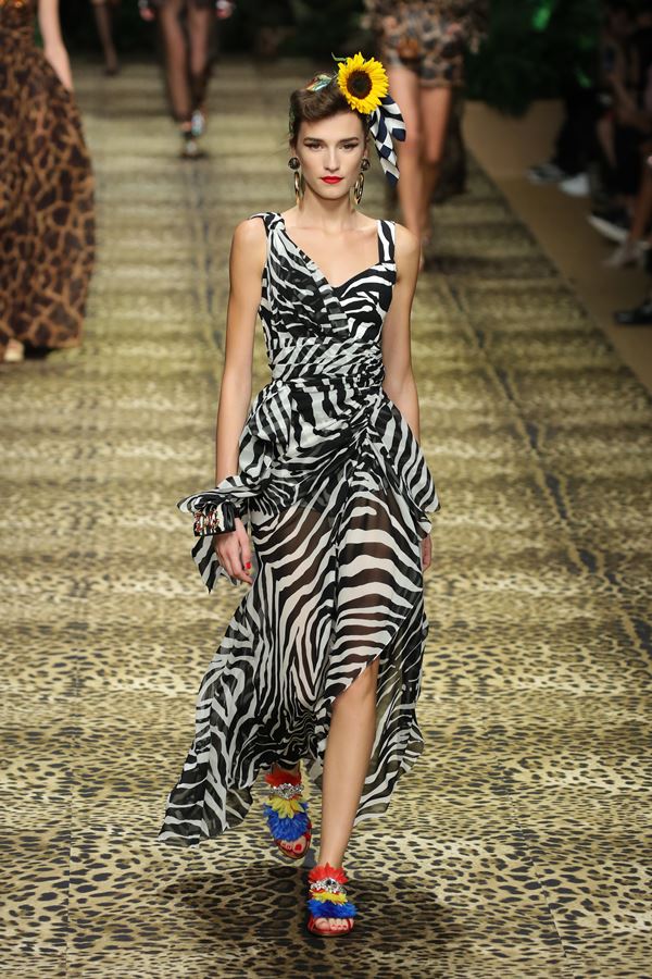 Look com estampa de zebra na primavera/verão 2020 da Dolce & Gabbana