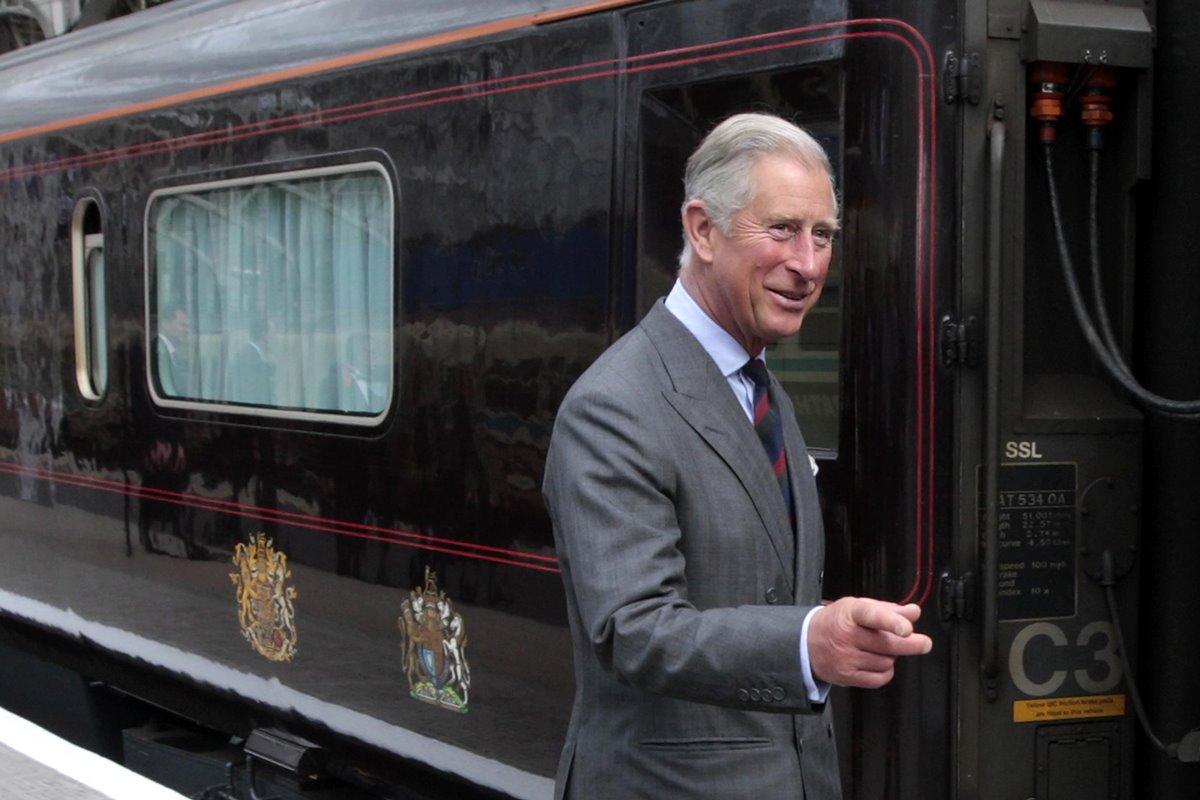 Príncipe Charles no British Royal Train - Trem Real