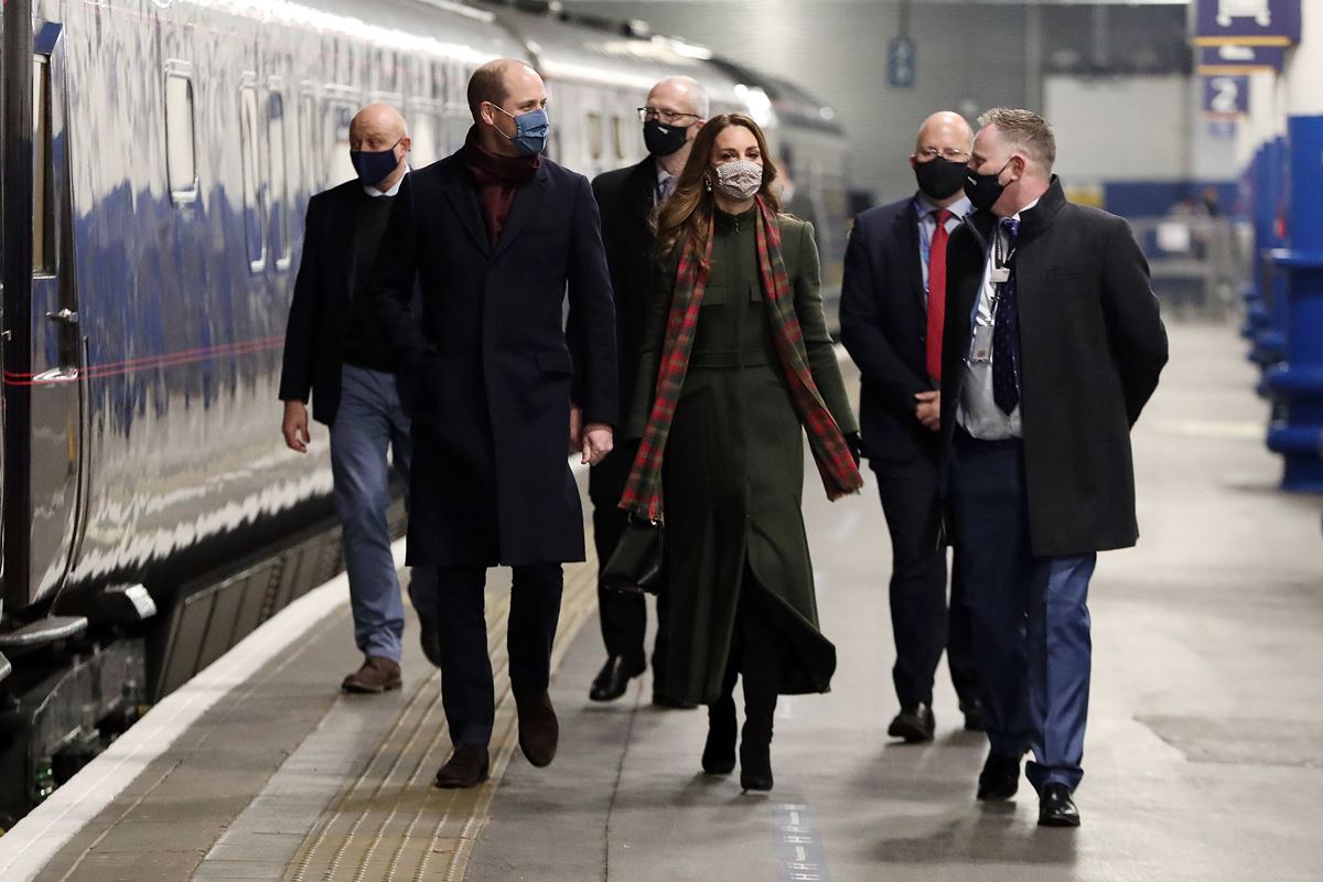 Príncipe William e Kate Middleton no British Royal Train - Trem Real