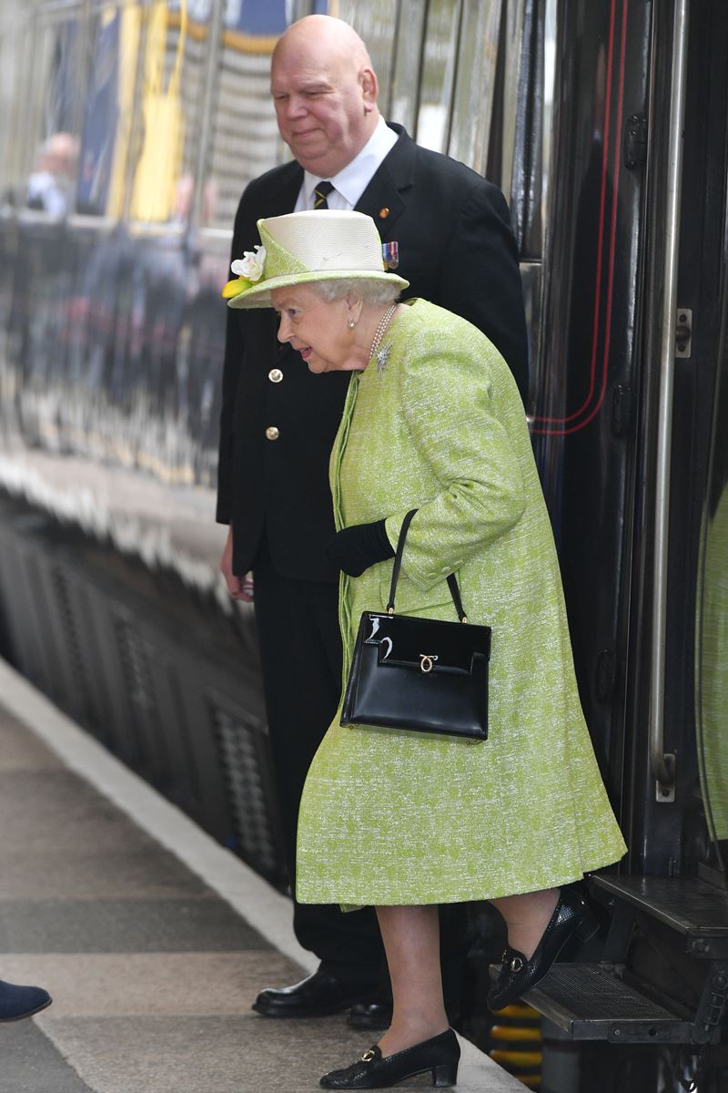 Rainha Elizabeth no British Royal Train - Trem Real