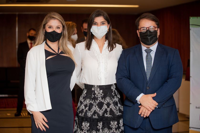 Fernanda Bambino, Claudia Andrade e Carlos Vinicius Ribeiro