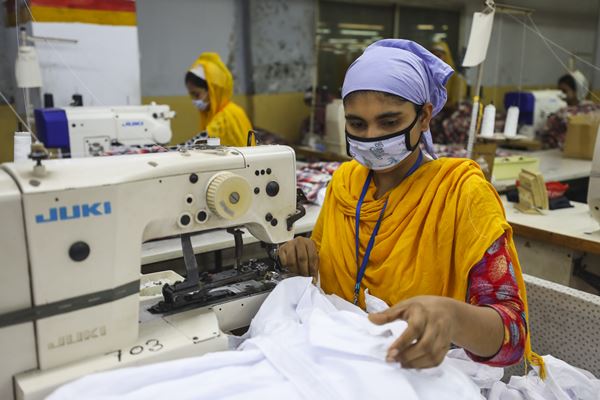 Trabalhadores da moda passam fome