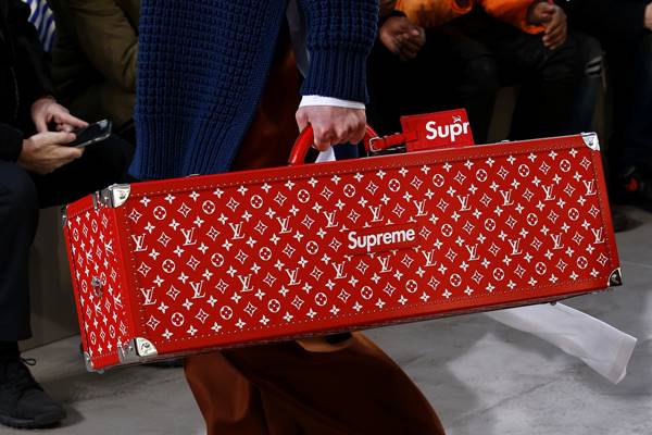 Mala da Louis Vuitton x Supreme