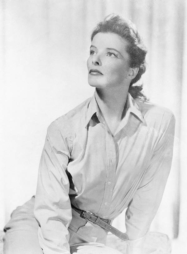 Katharine Hepburn usando camisa