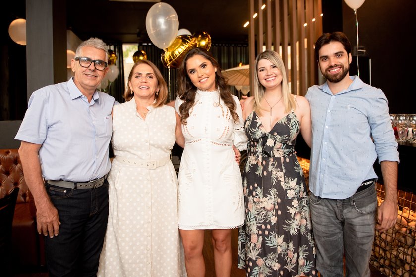 Roberto, Aloiza, Roberta, Richele Campos e Rodrigo Cintra