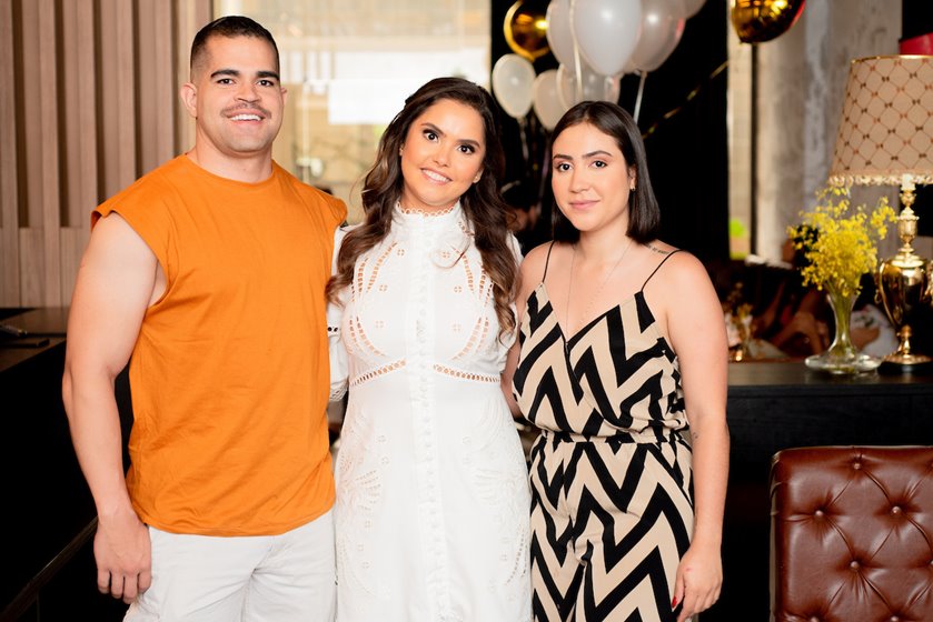 Adonias Moreira, Roberta Cintra e Mellissa Gobbi