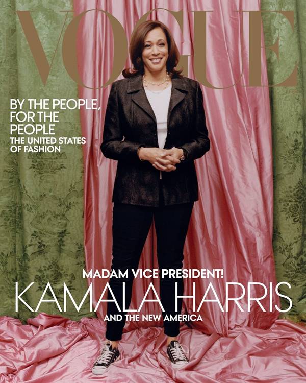 Kamala Harris na edição de fevereiro de 2021 da Vogue estadunidense, fotografada por Tyler Mitchell