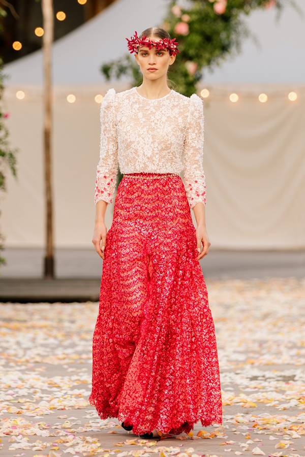 Look da Chanel de alta-costura com a primavera/verão 2021