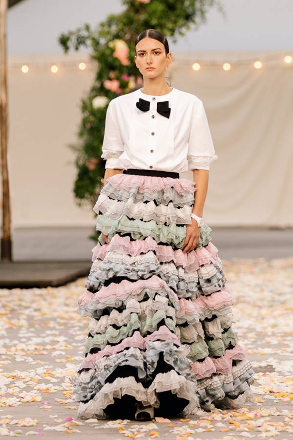 Look da Chanel de alta-costura com a primavera/verão 2021