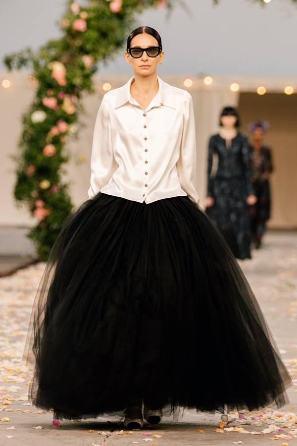 Look da Chanel de alta-costura com a primavera/verão 2021