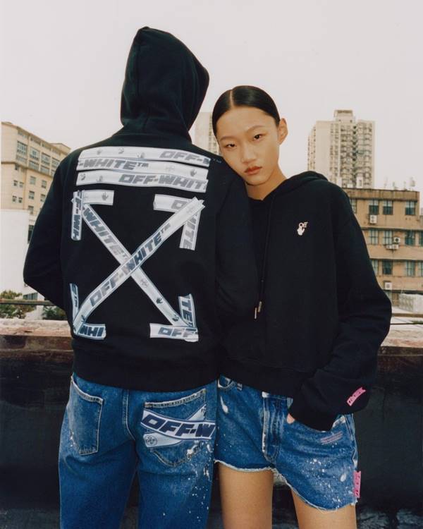 Looks de collab da Off-White x We Chat