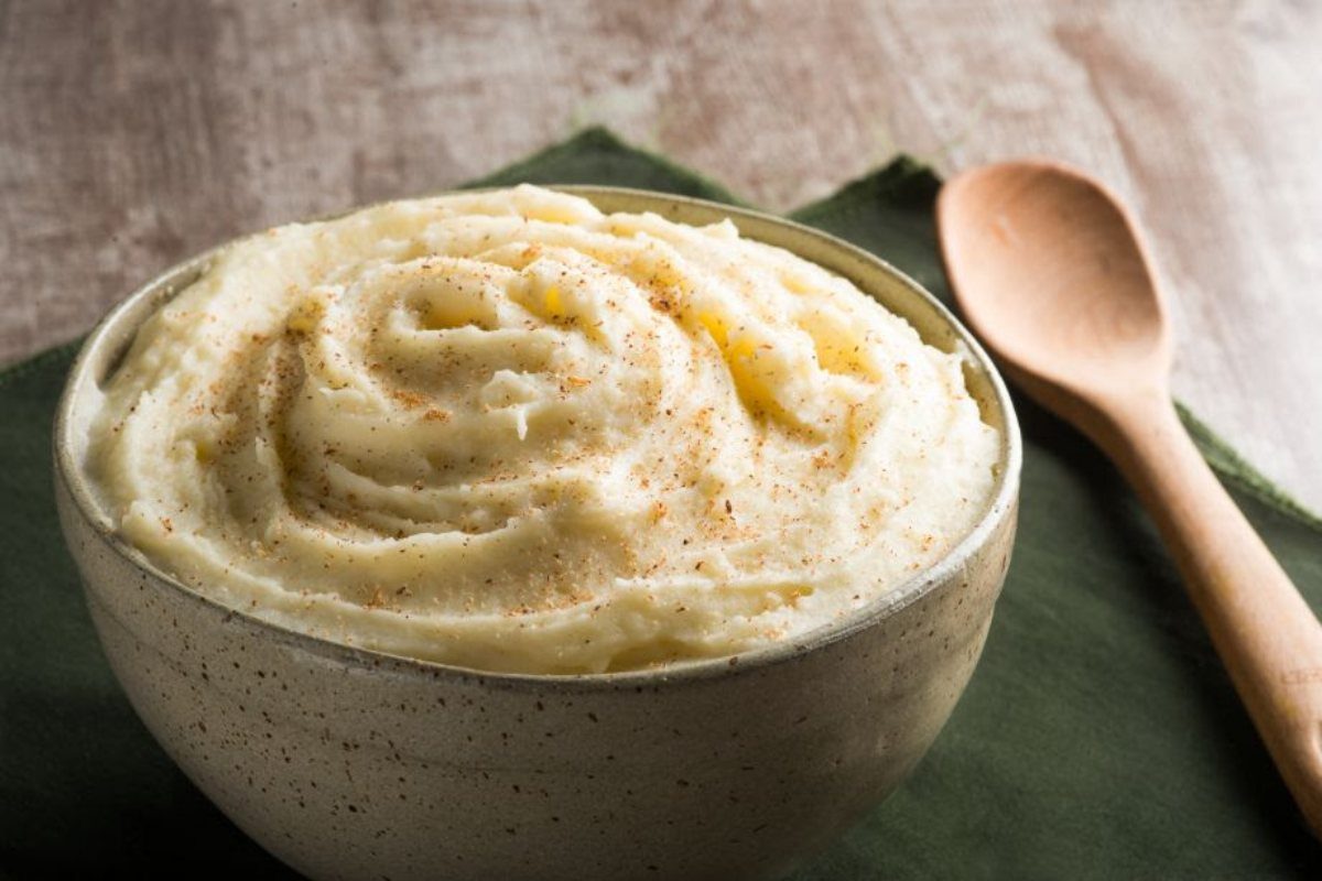 Chef ensina 5 formas de fazer purê cremoso sem leite e sem manteiga