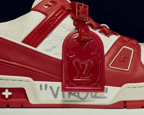 Protótipo do tênis Louis Vuitton I Red autografado pelo estilista Virgil Abloh