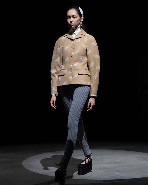 Look de outono/inverno 2021 da marca Erdem