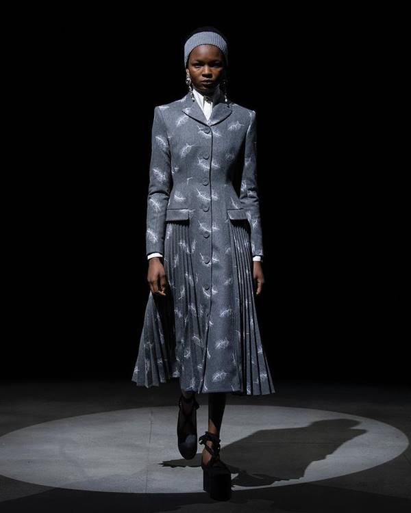 Look de outono/inverno 2021 da marca Erdem