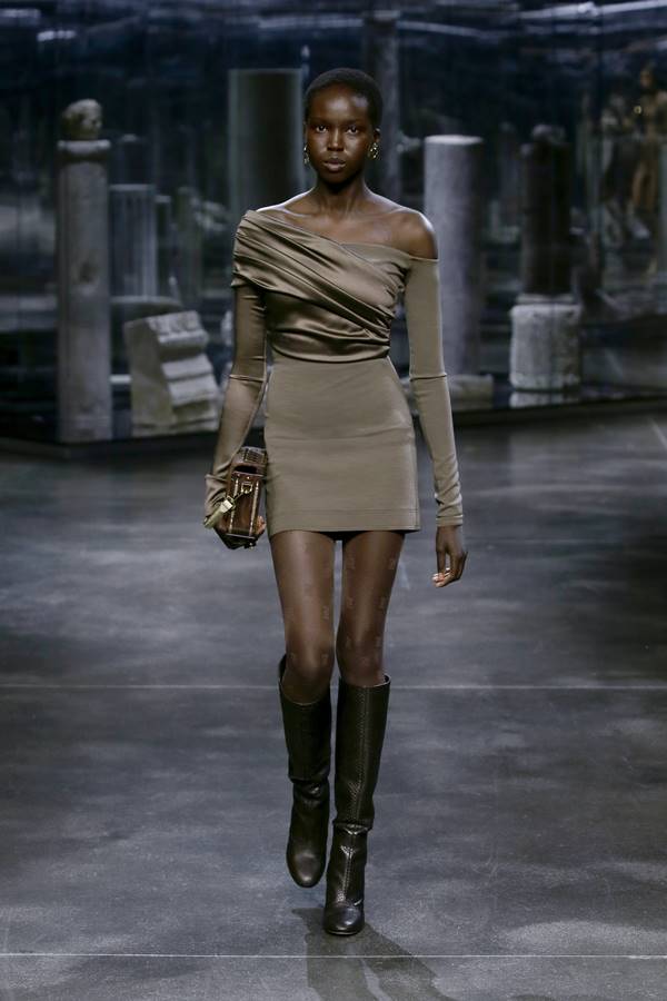 Coleção feminina de outono/inverno 2021 prêt-à-porter da Fendi