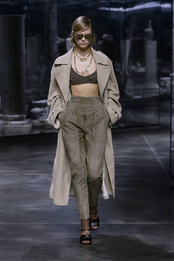 Coleção feminina de outono/inverno 2021 prêt-à-porter da Fendi