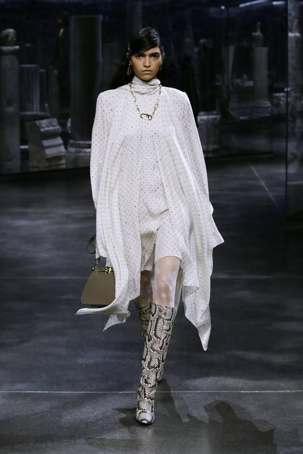 Coleção feminina de outono/inverno 2021 prêt-à-porter da Fendi