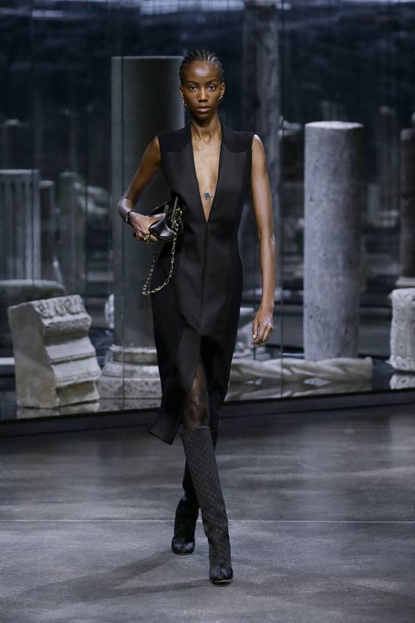 Coleção feminina de outono/inverno 2021 prêt-à-porter da Fendi