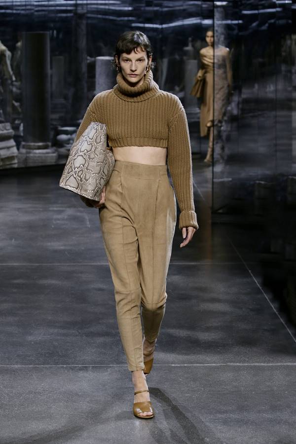 Coleção feminina de outono/inverno 2021 prêt-à-porter da Fendi