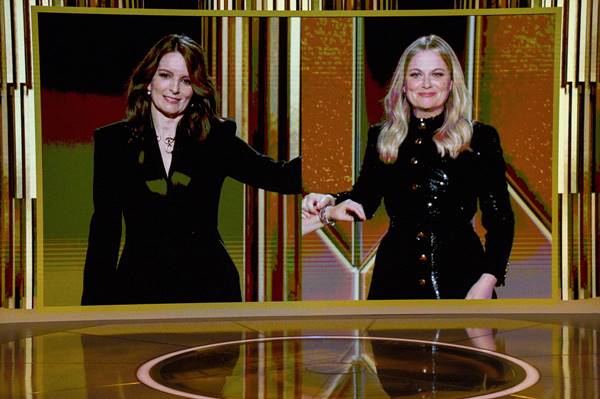 Tina Fey e Amy Poehler no Globo de Ouro 2021