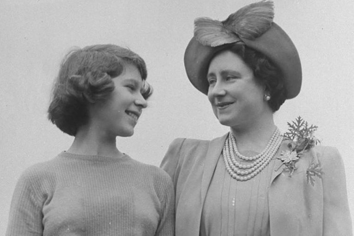 Rainha Elizabeth e Isabel Parker Bowles