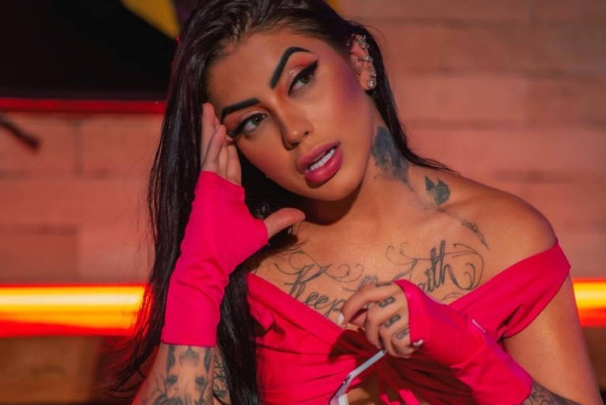 MC Mirella revela que faz sexo com “máquina”: “No chão, na parede” |  Metrópoles