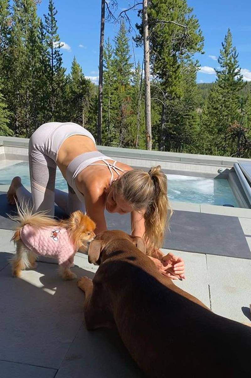 Gisele Bündchen com Lua e Fuffly