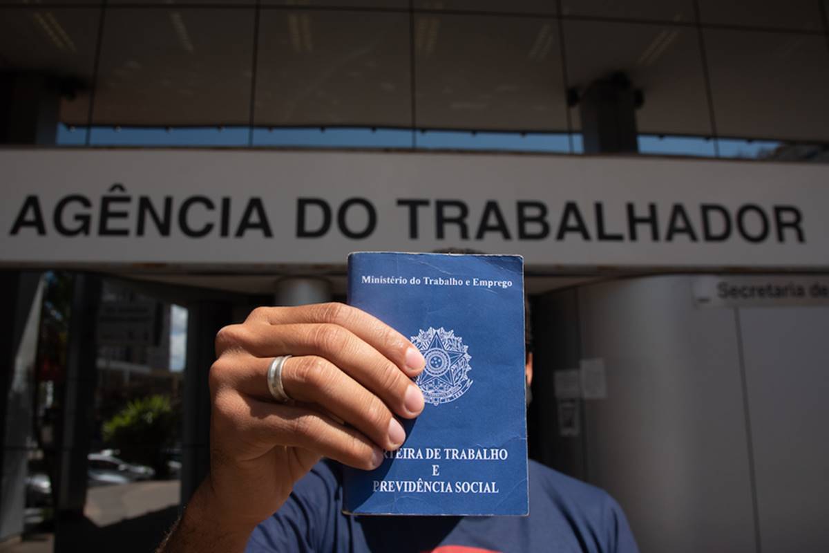 DF inicia semana com 710 vagas de emprego e salários de até R$ 3 mil